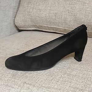 Stewart Weitzman pumps